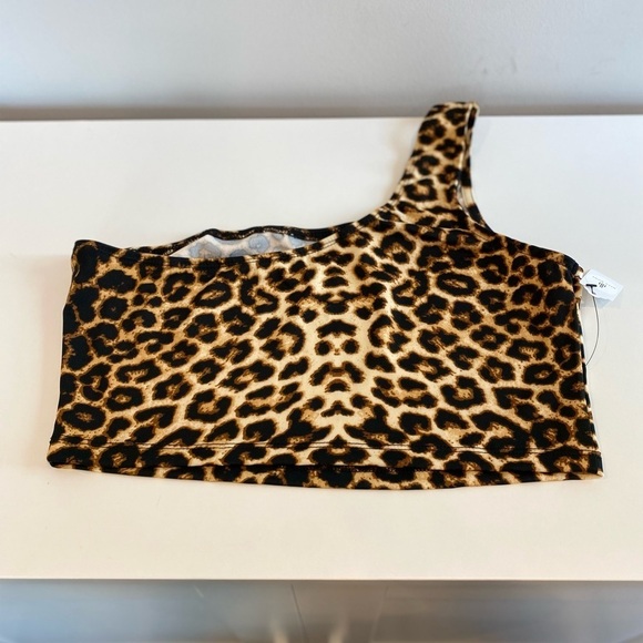 Leopard Crop Top One Shoulder Medium NWT New - Picture 6 of 8